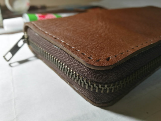 ラウンド型長財布の外装